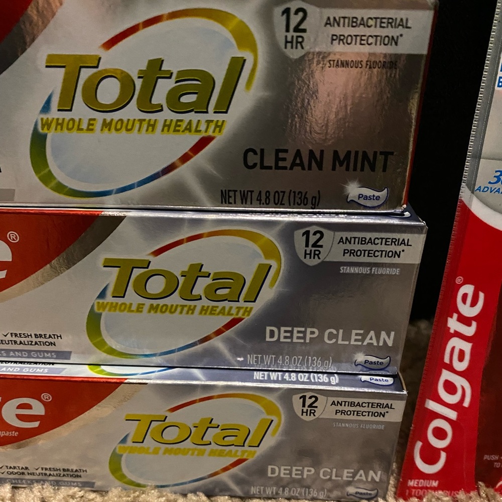 Colgate Bundle - Picture 3 of 4
